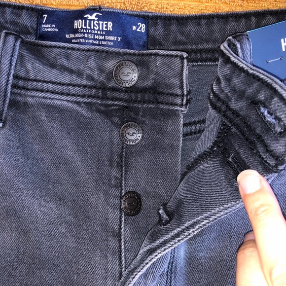 **SOLD**Hollister Dark Grey Mom Short Size 7 - Picture 4 of 9